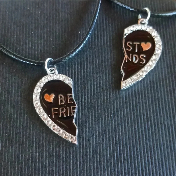 18 inch BEST FRIENDS necklace (2) ..NWT - Picture 1 of 4